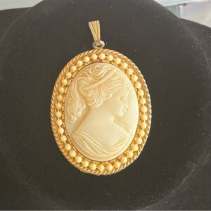 Vintage Gold-Tone Cameo Pendant